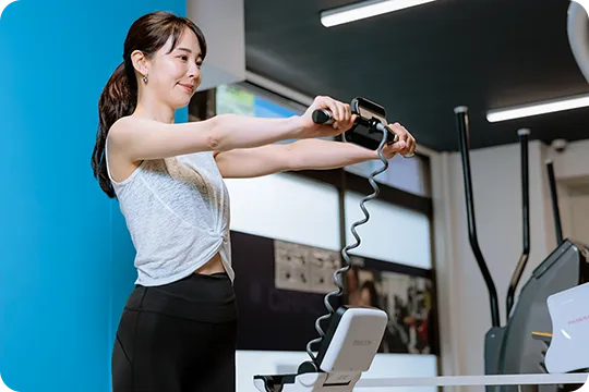 体組織を測る女性